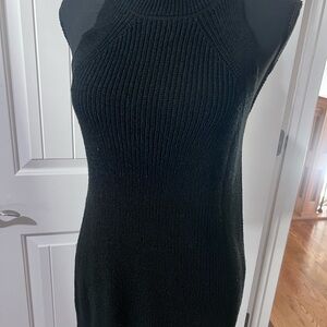Black Sleeveless sweater top